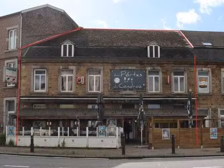 maison de commerce idéalement située à neuville-en-condroz