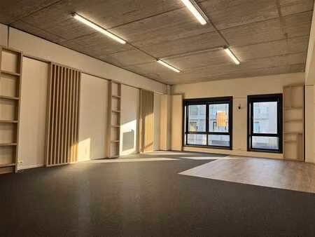 dans un centre commercial dynamique