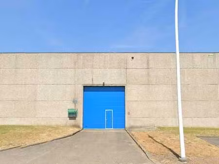 bel entrepôt de 1.080 m² à louer !