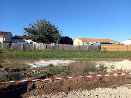 vente terrain 314 m² à saujon (17600)  72 220 €