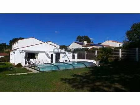 vente maison piscine à poiroux (85440) : à vendre piscine / 189m² poiroux