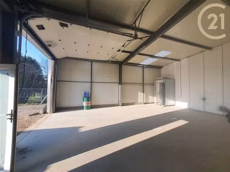 surface industrielle à louer à naninne (vbd57691)