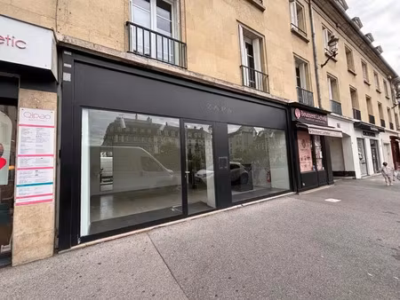 local commercial 52 m²