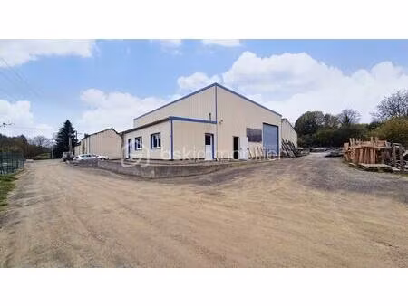 local d'activités de 820 m² à saint-germain-en-cogles