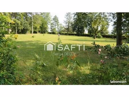 terrain 1079 m² sermesse