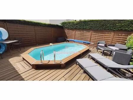 rare à roissy ! lumineux f4 de 82m² avec jardin privé de 500m² et piscine !