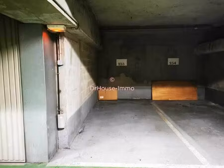 centre-ville parking en sous-sol facile d'accès