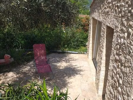 petite maison t2 dans propriété