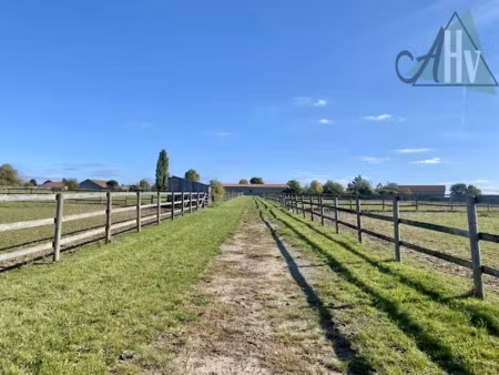 vente propriété 1 pièce 1 m² à chenoise (77160)  450 000 €