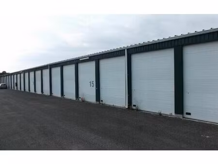 location stationnement  32 m² t- à monnaie  160 €