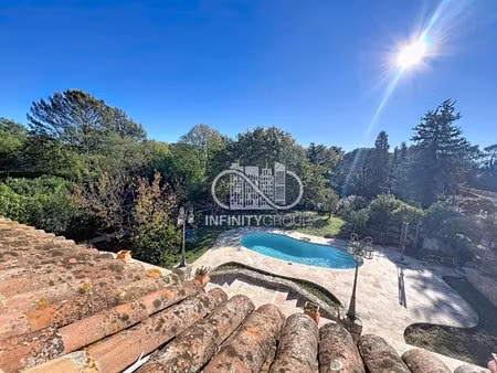 maison provencal au calme avec piscine