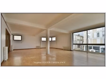 vente immeuble 11 pièces 437 m² à saint-jean-d'angély (17400)  280 000 €