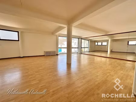 vente immeuble 437 m² à saint-jean-d'angély (17400)  280 000 €