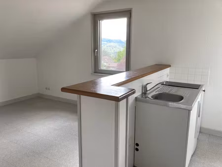 location appartement 1 pièce 20 m² à saint-lupicin (39170)  310 €