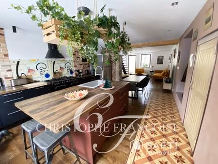 bâtisse de caractère  rénovée avec gout et qualité