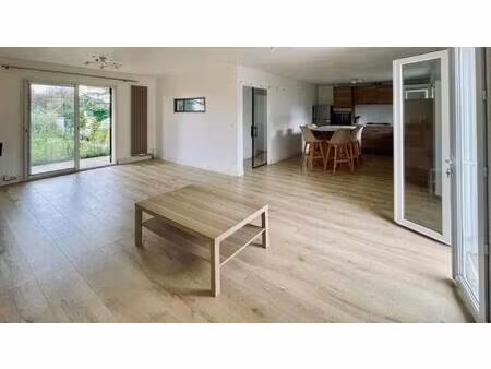 ? maison familiale rénovée avec jardin et garage