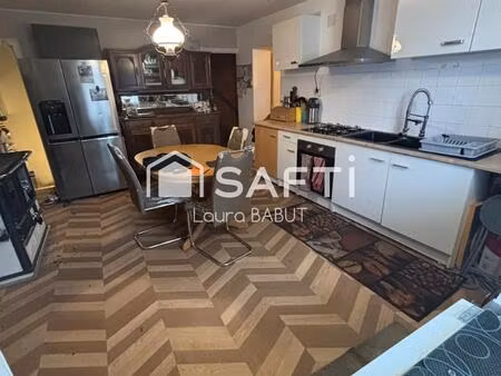 jolie maison dans village calme et paisible