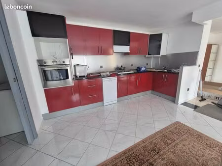 magnifique maison à allonne proche de beauvais village avec toute commodités comprenant 8 