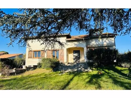 location maison  138 m² t-5 à muret  1 499 €