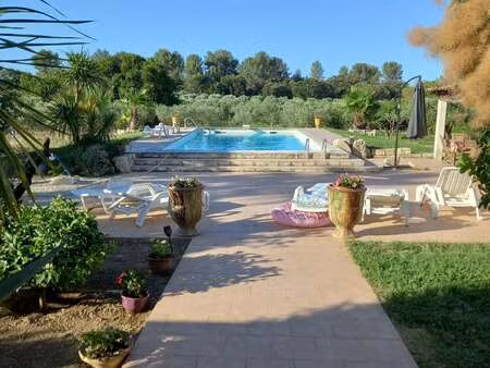 vente maison à fontvieille (13990) : à vendre / 218m² fontvieille