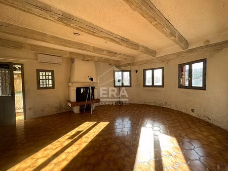 a rénover - haut de villa au calme complet avec garage - unique à saint-paul-de-vence