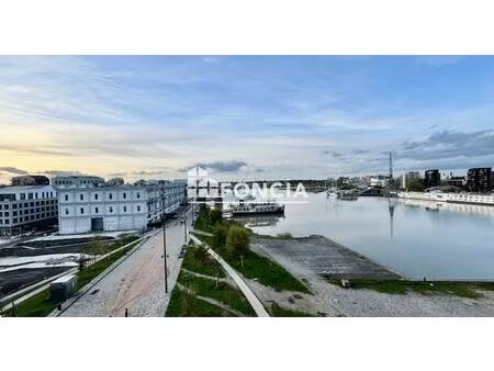 studio etudiant emblem