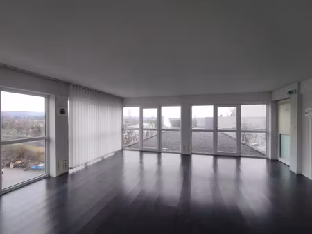 bureau / local professionnel 75 m² publier avec terrasse accessible