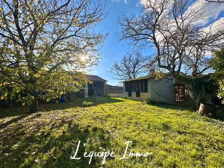 hangar et garages sur terrain de 747 m2