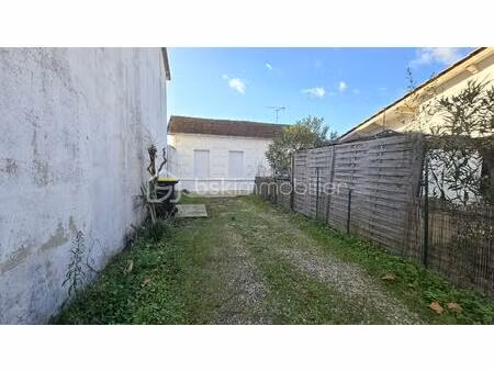 maison de 53 89 m² à montendre