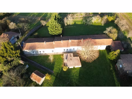 propriete à vendre 9 pièces proche de lussant (17)