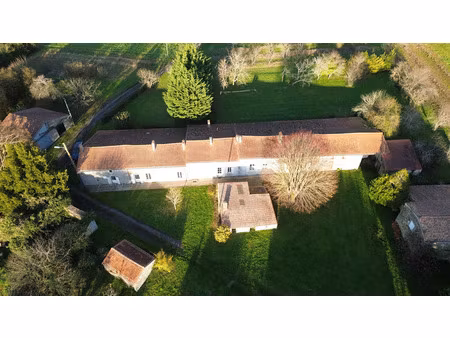 propriete à vendre 9 pièces proche de tonnay charente (17)