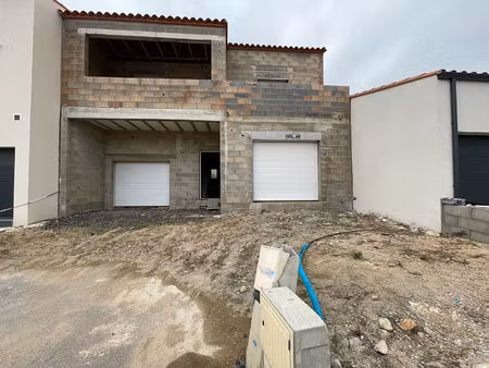 fitou  villa avec exterieurs et garage