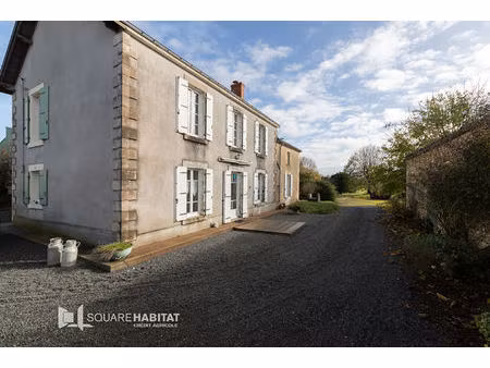 maison 6 pièces / 4 chambres avec dépendances à pouille (85570)