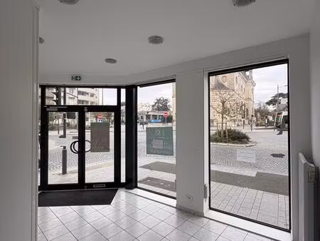 local commercial / activités libérales.