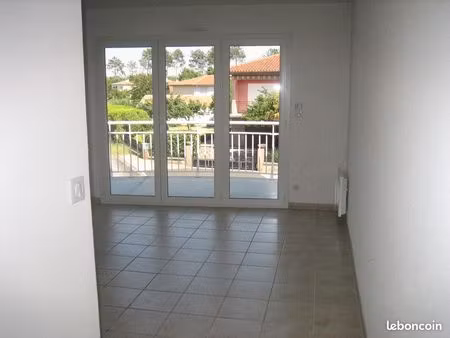 appartement t2 parentis en born