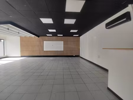 location locaux professionnels 1 pièce 90 m² à creysse (24100)  848 €