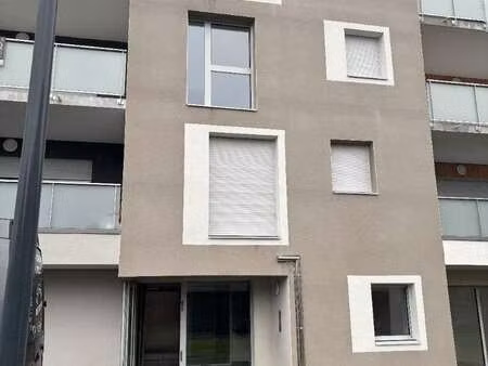location appartement 3 pièces à landerneau (29800) : à louer 3 pièces / 68m² landerneau