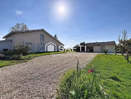 maison de type landaise : 4 chambres  2 salles de bains  terrasse  grand jardin.
