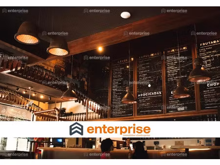 local commercial à louer – proximité immediate de la place de l’hôtel de ville