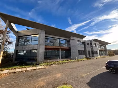 a louer batiment independant sur son terrain - decines charpieu (69150)