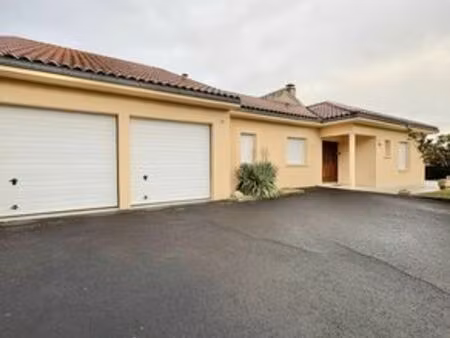 maison de 6 pièces de luxe en vente à mozac  auvergne-rhône-alpes