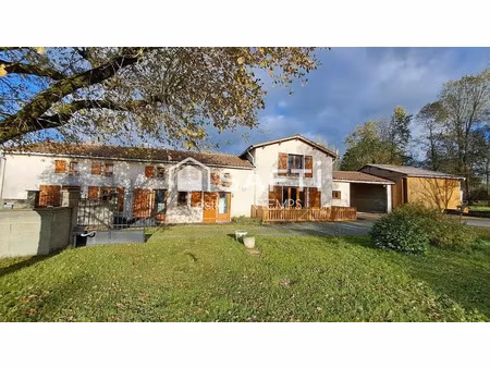 vente maison 5 pièces 115 m² à le busseau (79240)  166 500 €