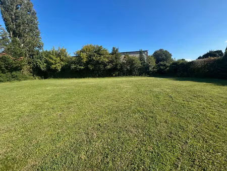 cabannes - terrain de 1276 m2 libre constructeur