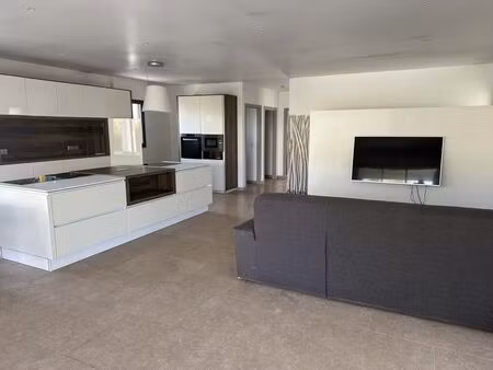 location maison 3 pièces 115 m² à grasse (06130)