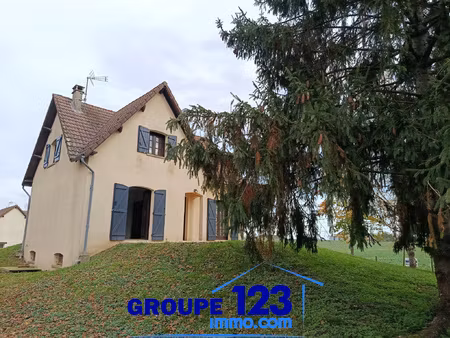 pavillon familiale des années 1990  4 chambres avec jardin c