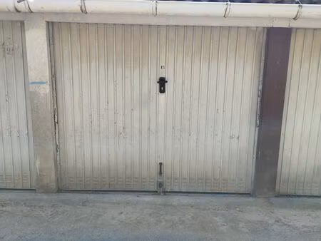 location garage 10 m² à aubagne (13400)