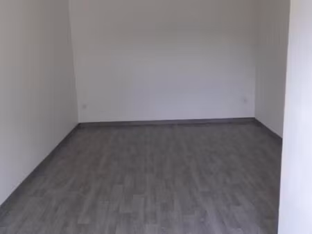 annonce location appartement 2 pièces de 31m2 à bazeilles (08140) - paruvendu.fr ref 99278
