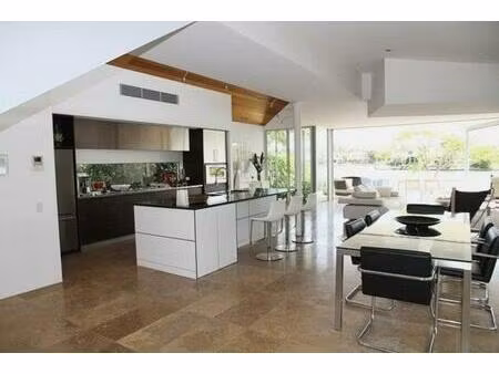 62600 - berck - 327 000