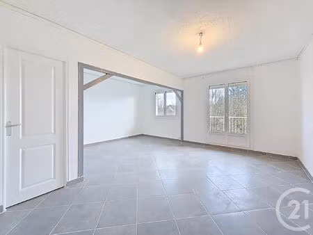 location appartement 4 pièces 63m² la chapelle st luc 10600