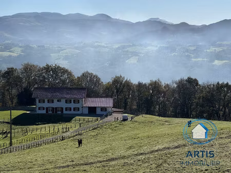 spacieux duplex dans ferme 19e siecle.
